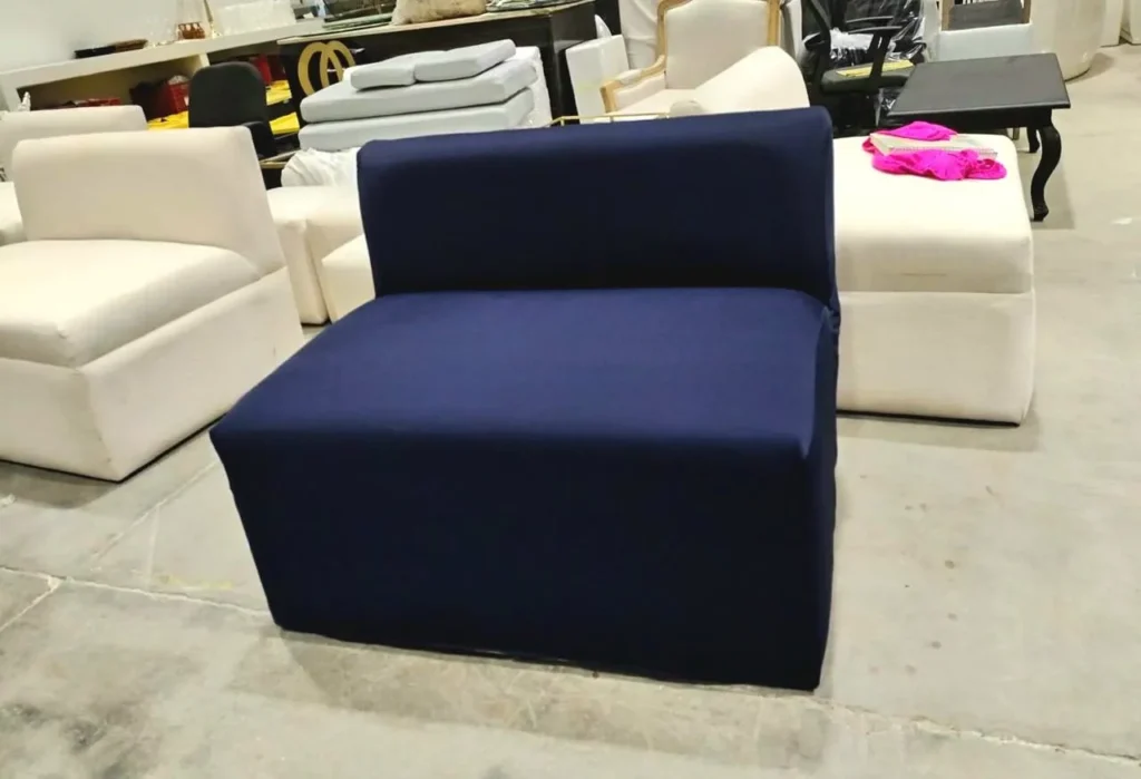 Sillón restaurado de tapiceria color azul